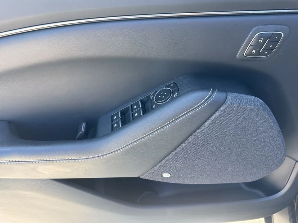 2022 Ford Mustang Mach-E - Image 26 of 31
