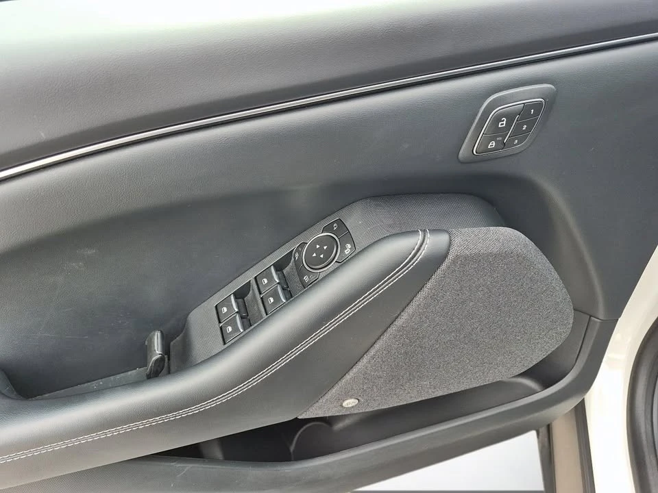 2022 Ford Mustang Mach-E - Image 10 of 17