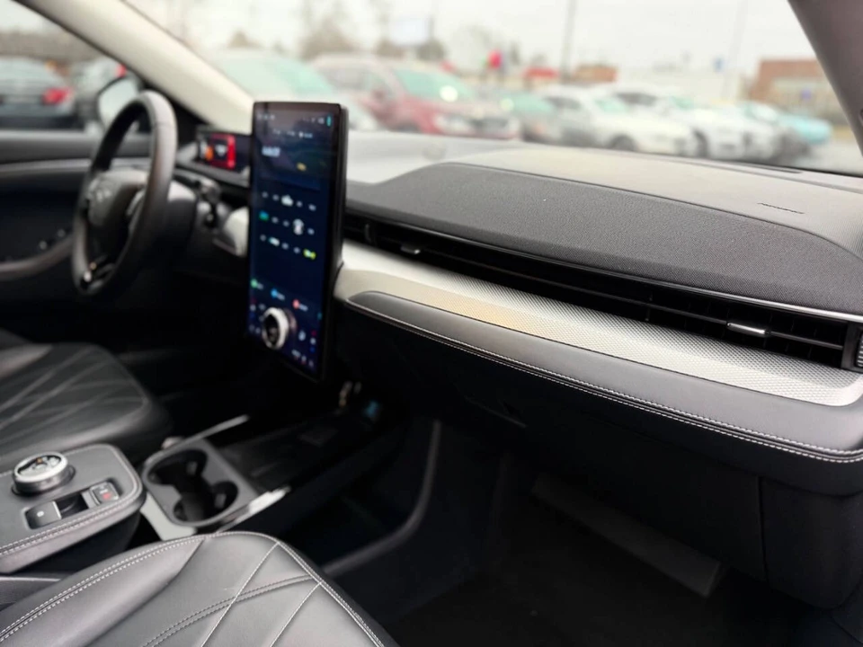 2022 Ford Mustang Mach-E - Image 15 of 21