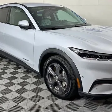 2022 Ford Mustang Mach-E Select