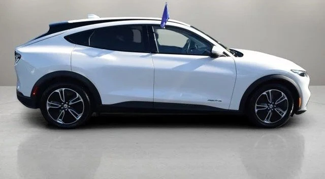 2022 Ford Mustang Mach-E - Image 5 of 9