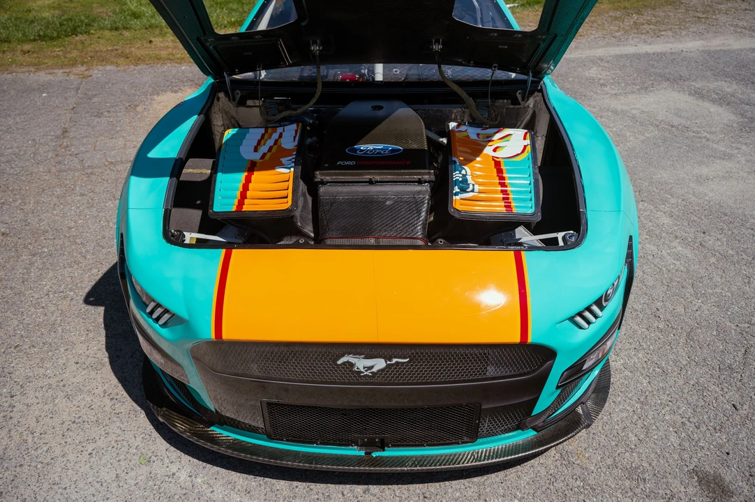 2022 Ford Mustang - Image 12 of 31