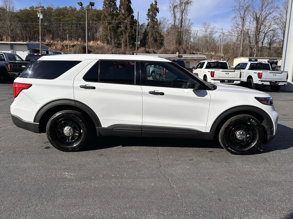 2022 Ford Explorer 6th Gen - Image 5 of 12