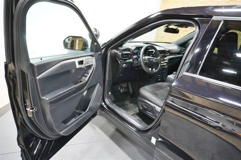 2022 Ford Explorer 6th Gen - Image 18 of 31