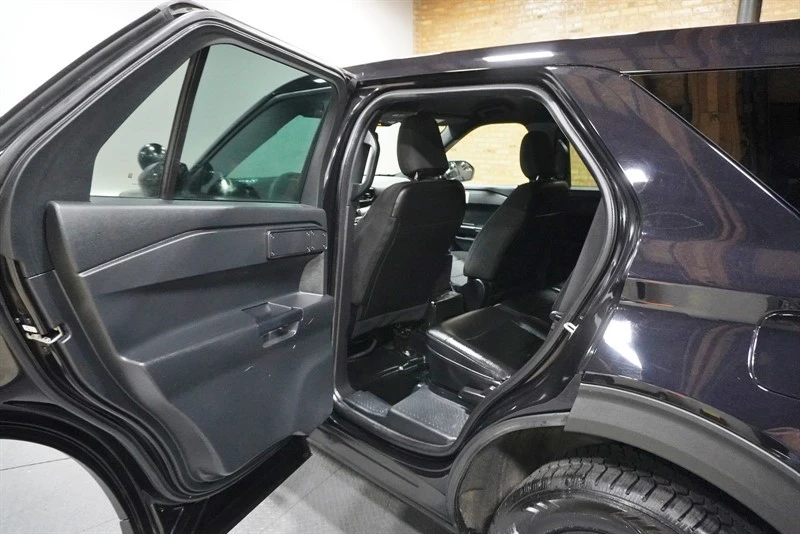 2022 Ford Explorer 6th Gen - Image 26 of 31