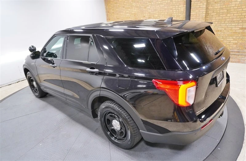 2022 Ford Explorer 6th Gen - Image 15 of 31