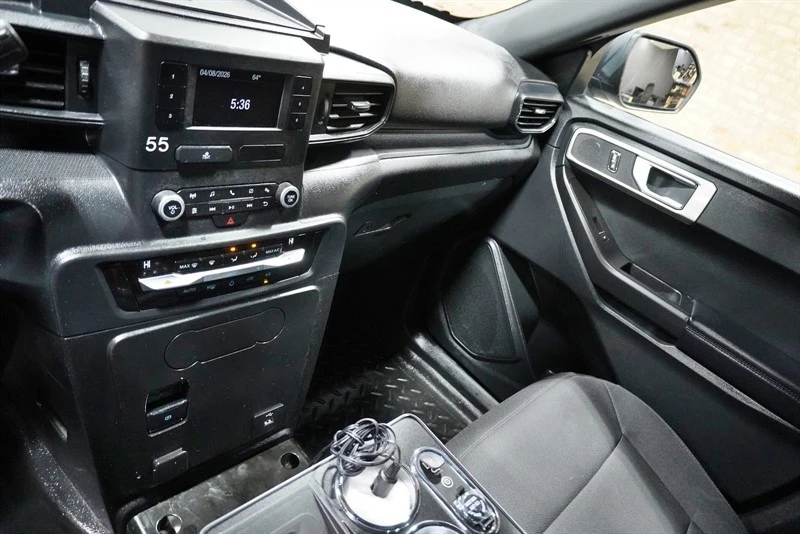 2022 Ford Explorer 6th Gen - Image 25 of 31