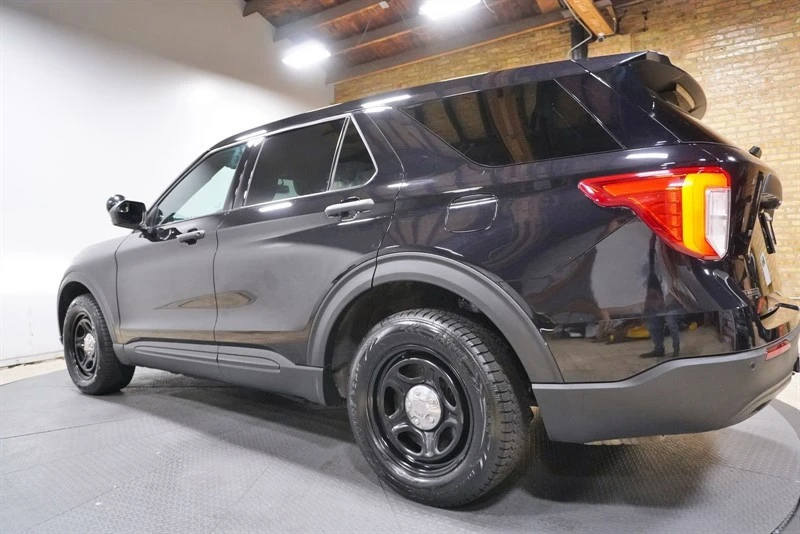 2022 Ford Explorer 6th Gen - Image 16 of 31