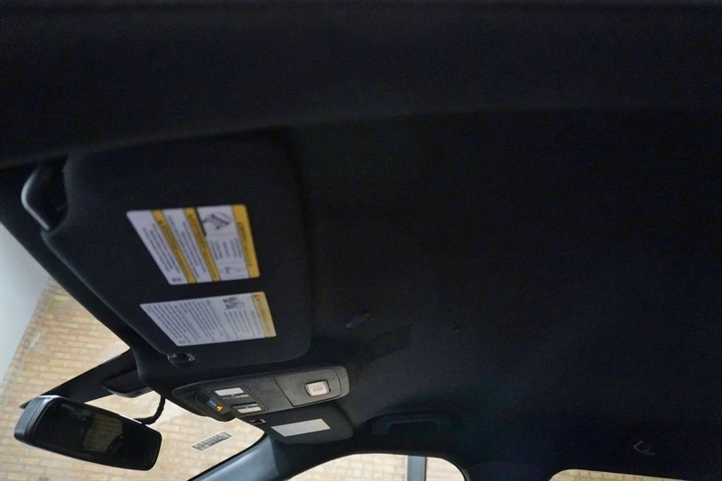2022 Ford Explorer 6th Gen - Image 23 of 31