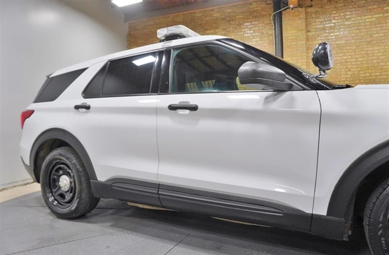2022 Ford Explorer 6th Gen - Image 9 of 21