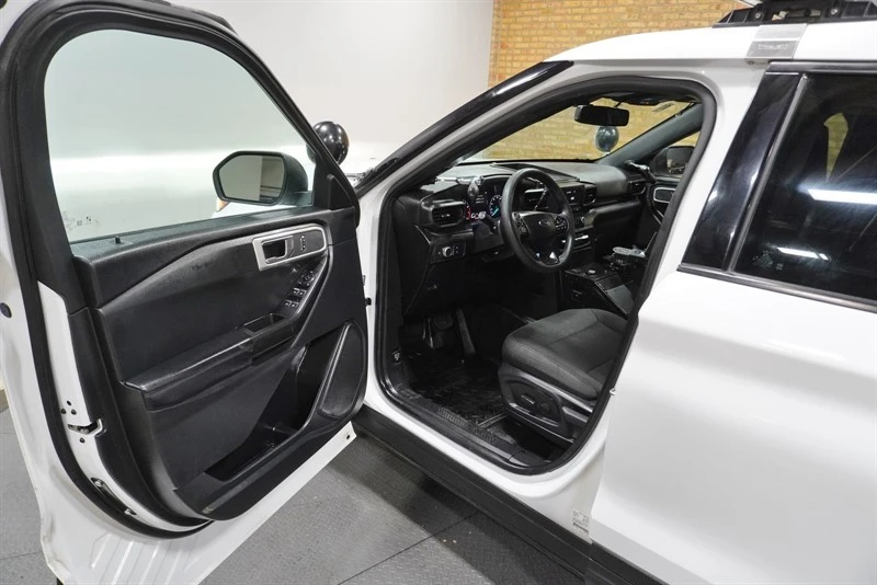 2022 Ford Explorer 6th Gen - Image 19 of 21