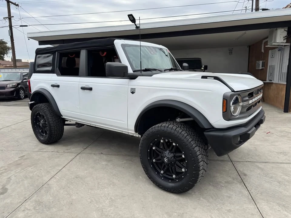 2022 Ford Bronco 6th Gen - Image 5 of 15