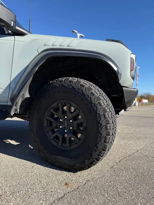 2022 Ford Bronco Raptor 6th Gen - Image 9 of 11
