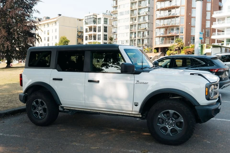 2022 Ford Bronco 6th Gen - Image 4 of 13