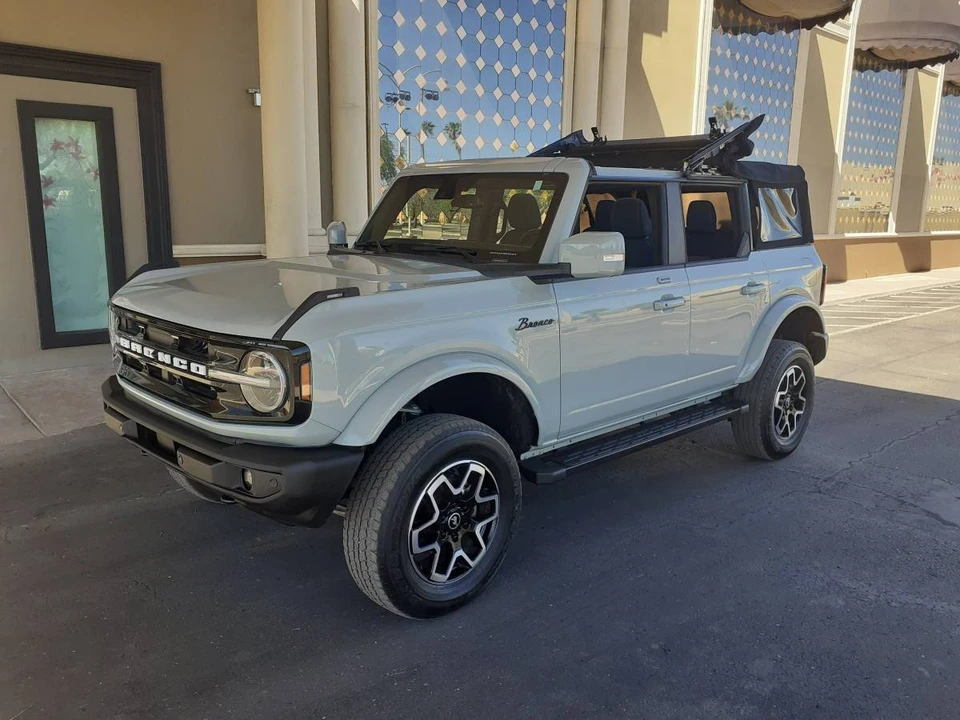 2022 Ford Bronco 6th Gen - Image 2 of 13