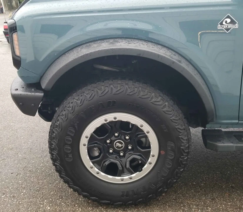 2022 Ford Bronco 6th Gen - Image 15 of 16