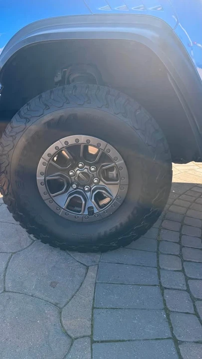 2022 Ford Bronco Raptor 6th Gen - Image 9 of 11