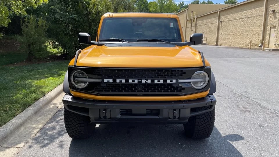 2022 Ford Bronco 6th Gen - Image 3 of 10