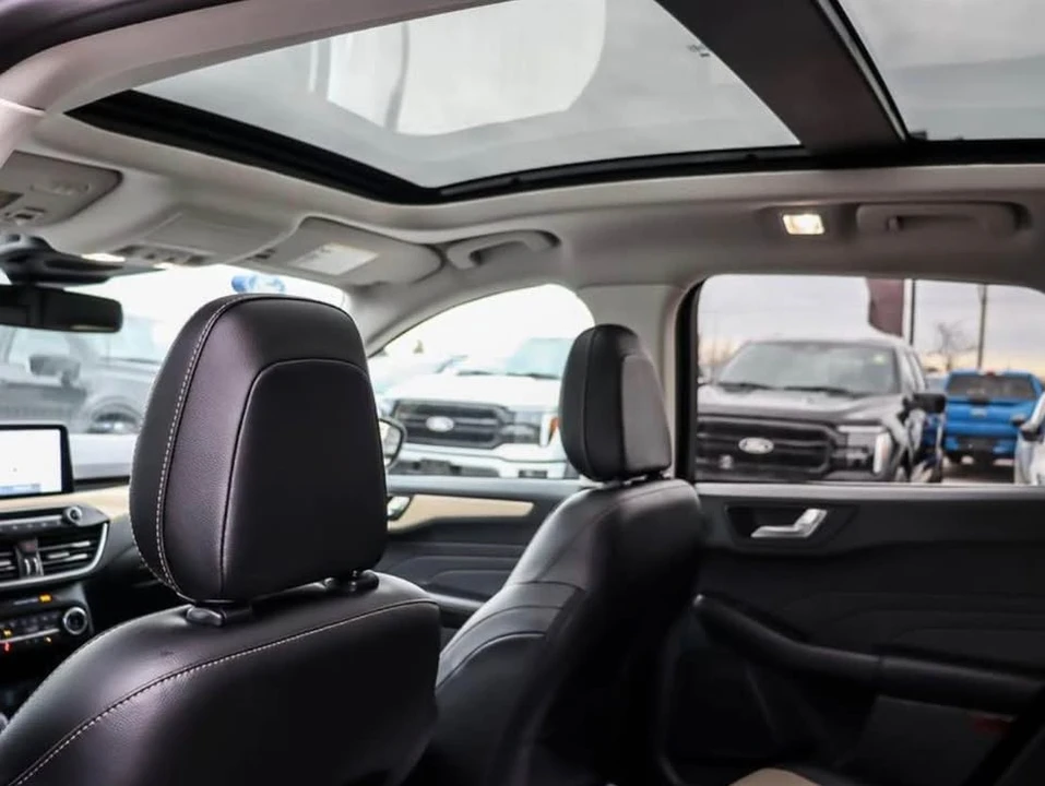 2022 Ford Escape - Image 8 of 15