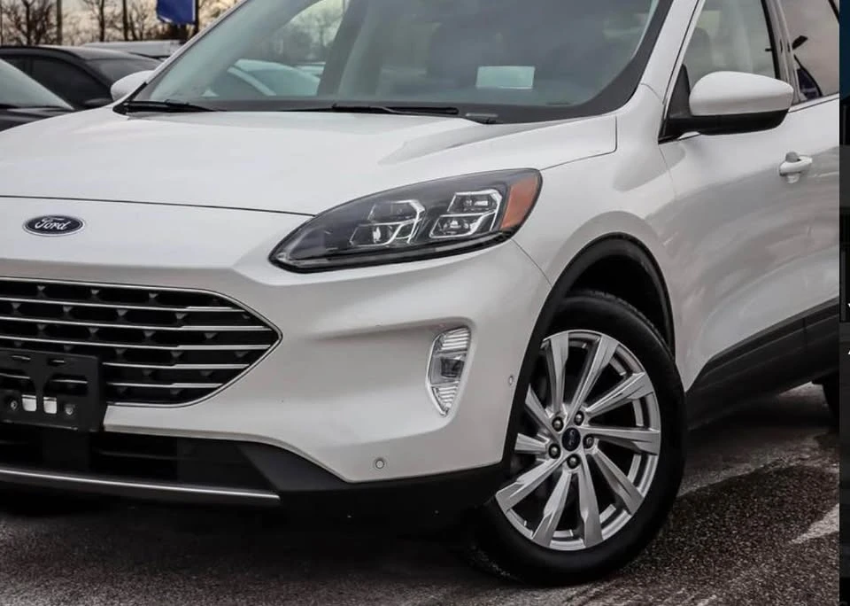 2022 Ford Escape - Image 2 of 15