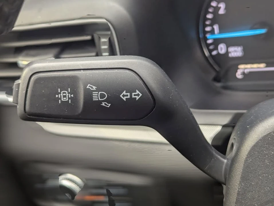 2022 Ford Explorer 6th Gen - Image 15 of 20