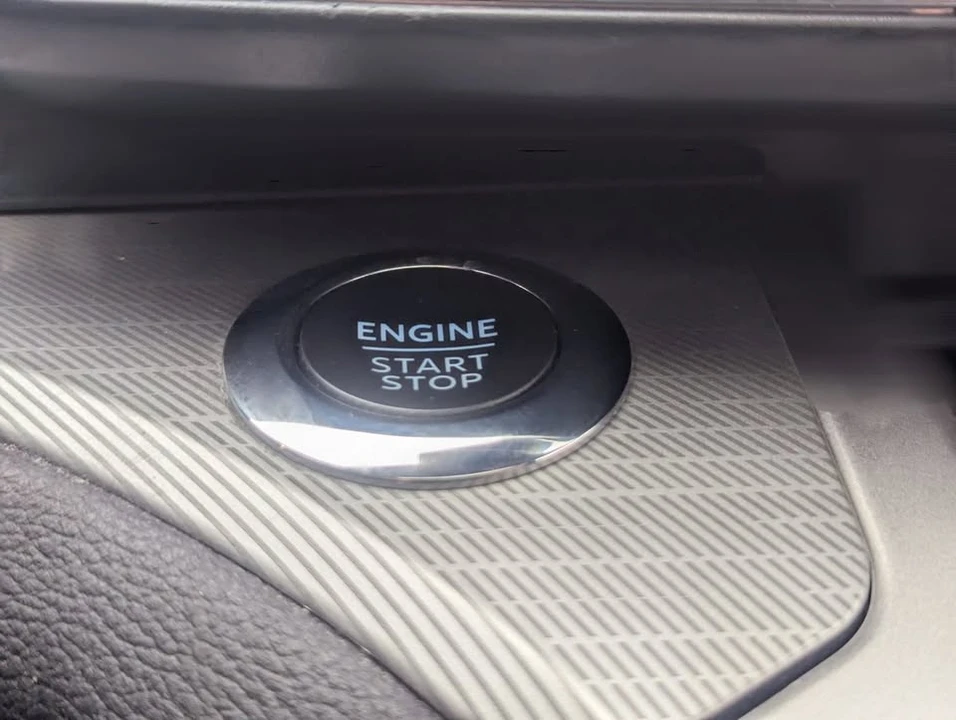 2022 Ford Explorer 6th Gen - Image 14 of 20