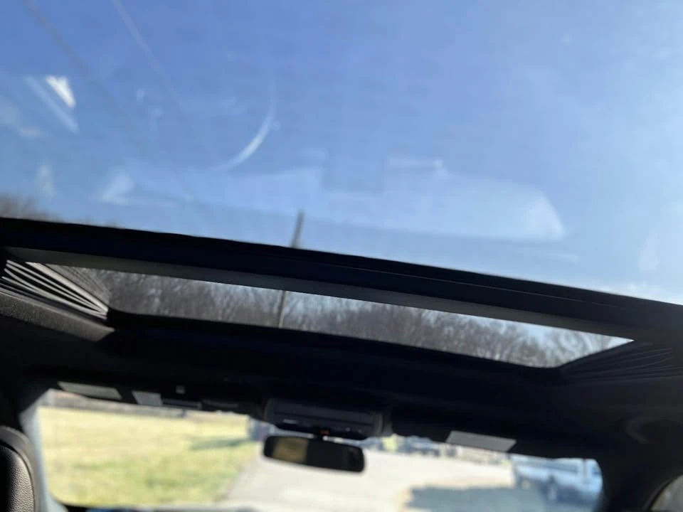 2022 Ford Explorer 6th Gen - Image 12 of 16