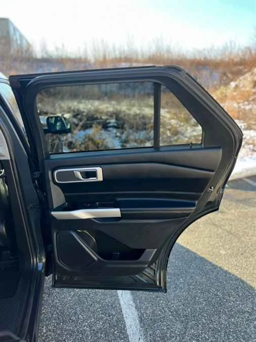 2022 Ford Explorer 6th Gen - Image 16 of 20