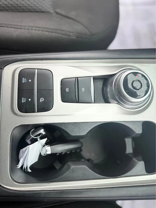 2022 Ford Explorer 6th Gen - Image 15 of 15