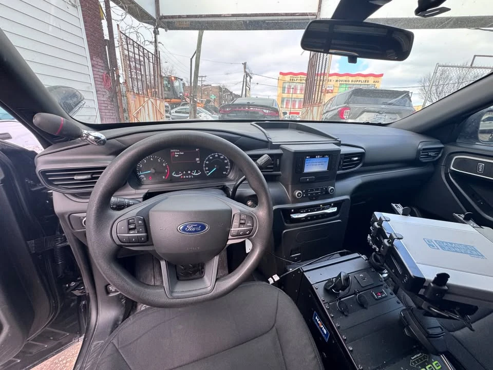 2022 Ford Explorer 6th Gen - Image 8 of 13