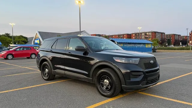 2022 Ford Explorer 6th Gen - Image 2 of 12