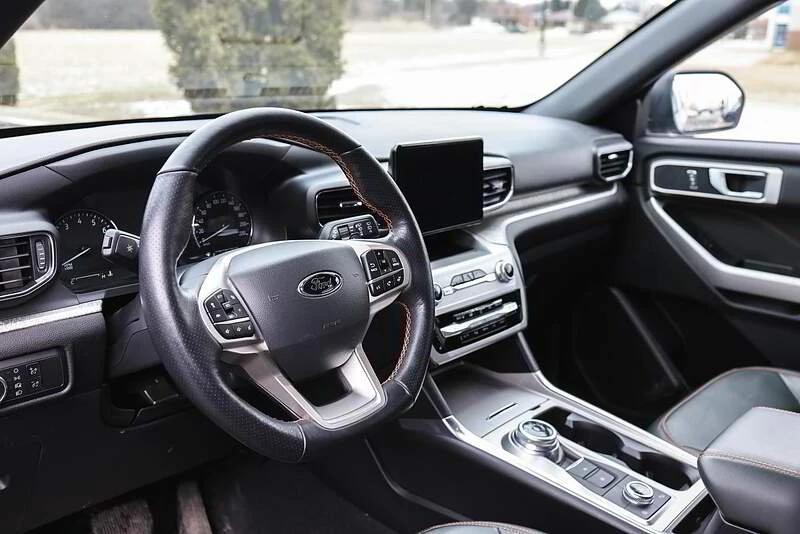 2022 Ford Explorer 6th Gen - Image 9 of 12