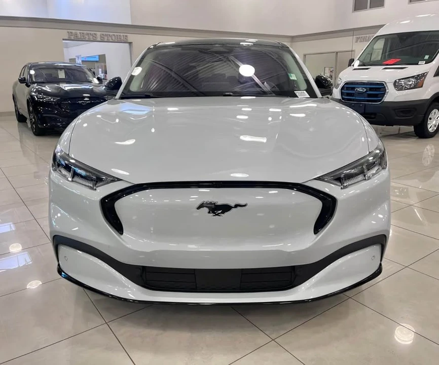 2022 Ford Mustang Mach-E - Image 5 of 11