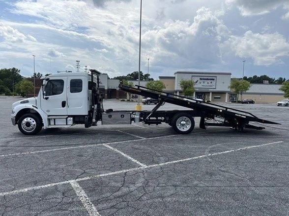2022 Freightliner - Image 4 of 12