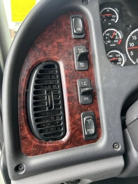 2022 Freightliner - Image 11 of 12