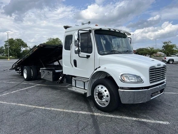 2022 Freightliner - Image 3 of 12