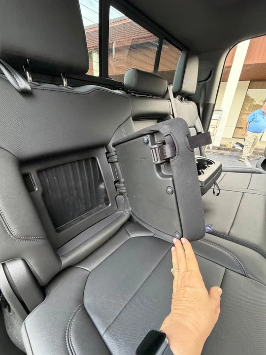 2022 GMC Sierra 5th Gen - Image 2 of 10