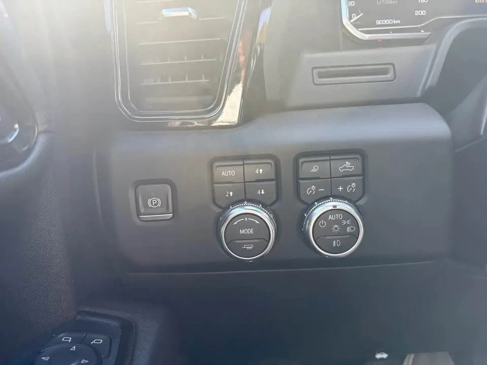 2022 GMC Sierra 5th Gen - Image 16 of 18