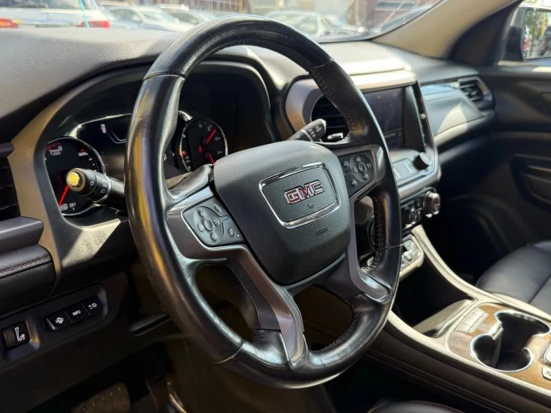 2022 GMC Acadia - Image 8 of 12
