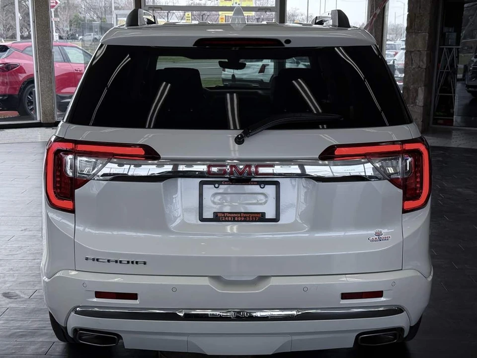2022 GMC Acadia - Image 14 of 21