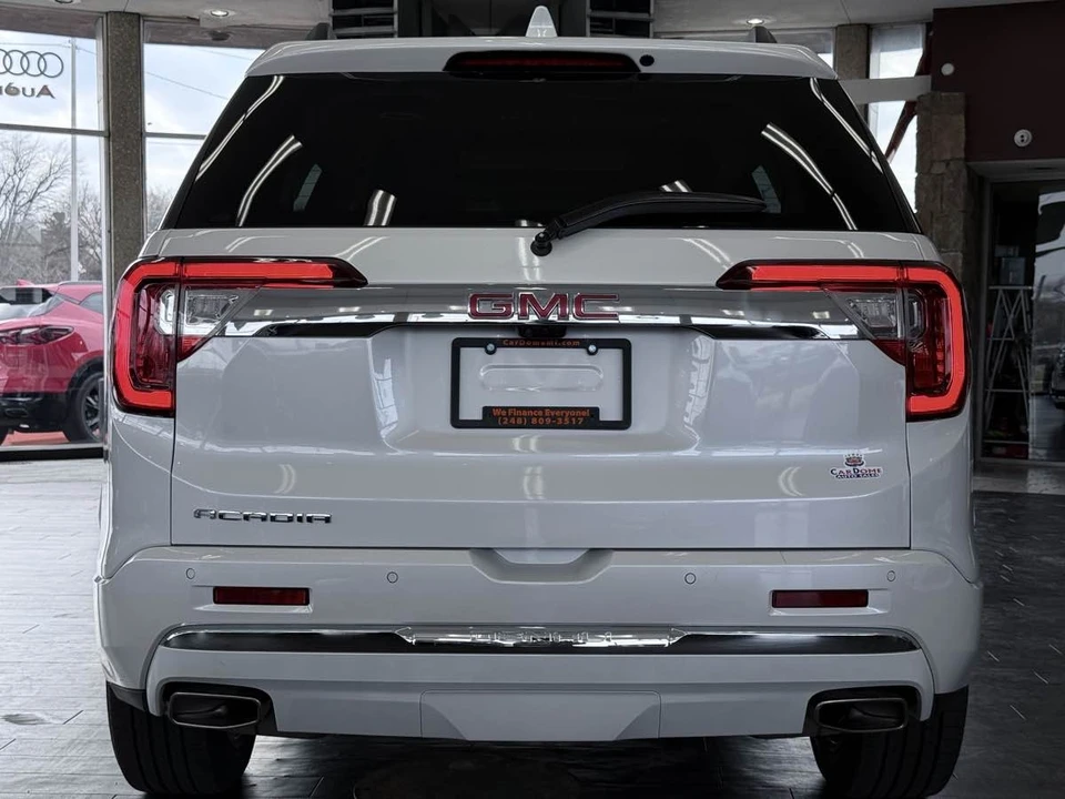 2022 GMC Acadia - Image 15 of 21