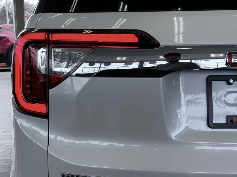2022 GMC Acadia - Image 17 of 21