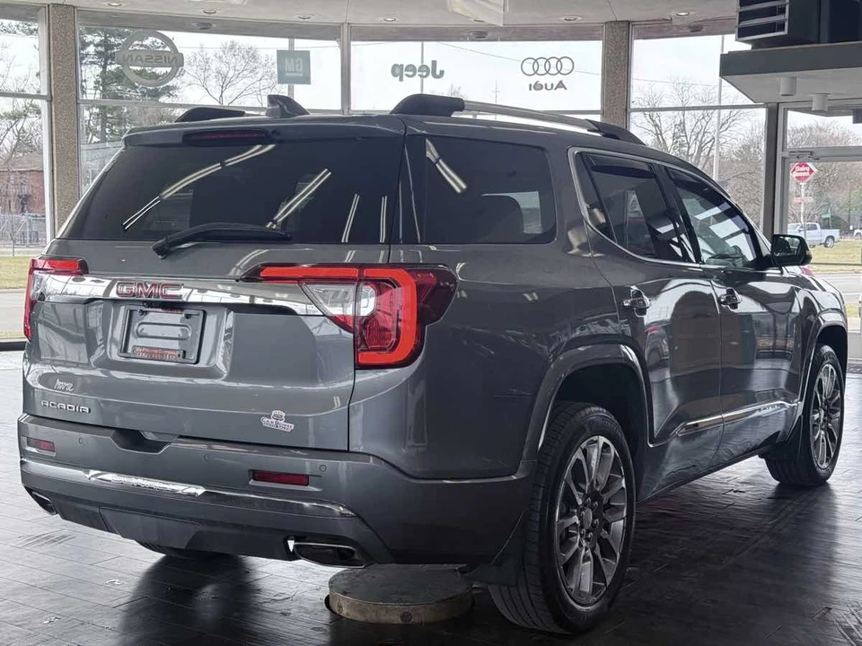2022 GMC Acadia - Image 14 of 31