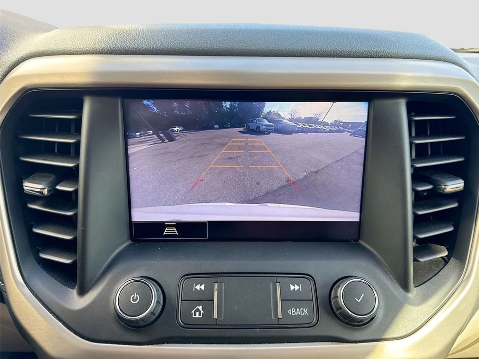 2022 GMC Acadia - Image 14 of 21