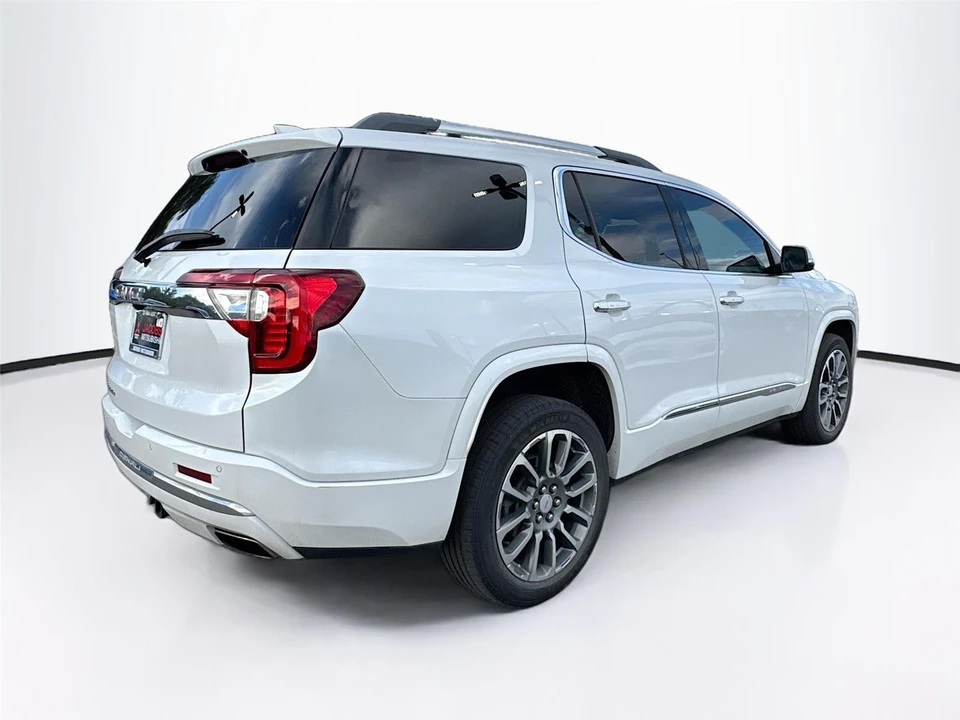 2022 GMC Acadia - Image 13 of 14
