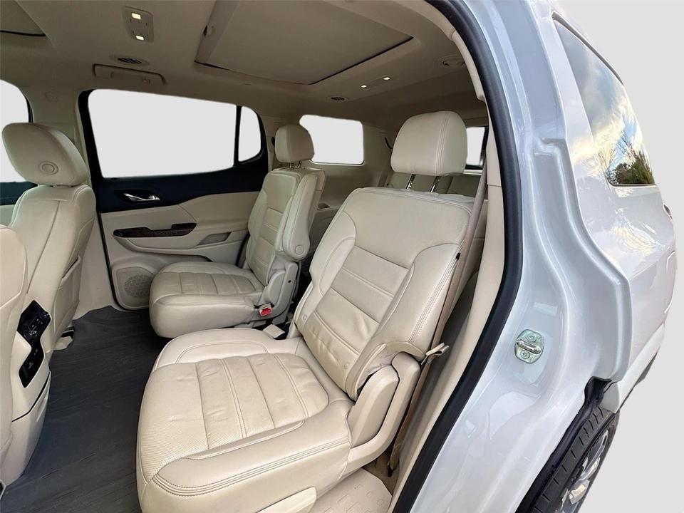 2022 GMC Acadia - Image 10 of 14
