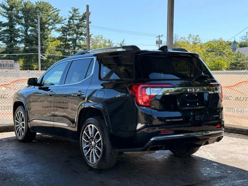 2022 GMC Acadia - Image 9 of 12