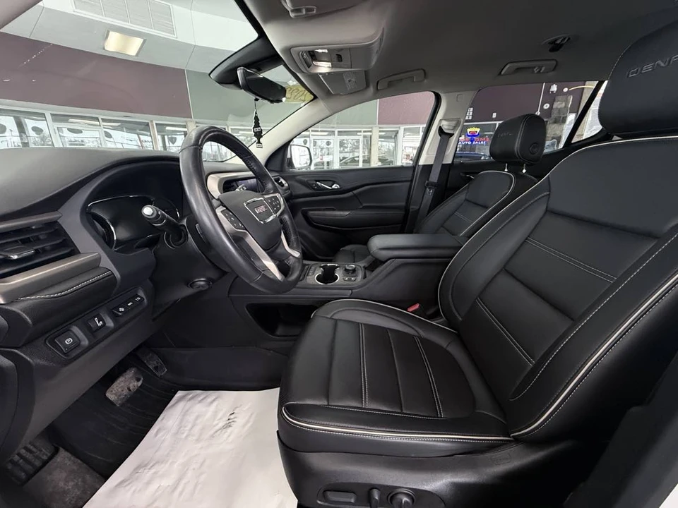 2022 GMC Acadia - Image 16 of 21