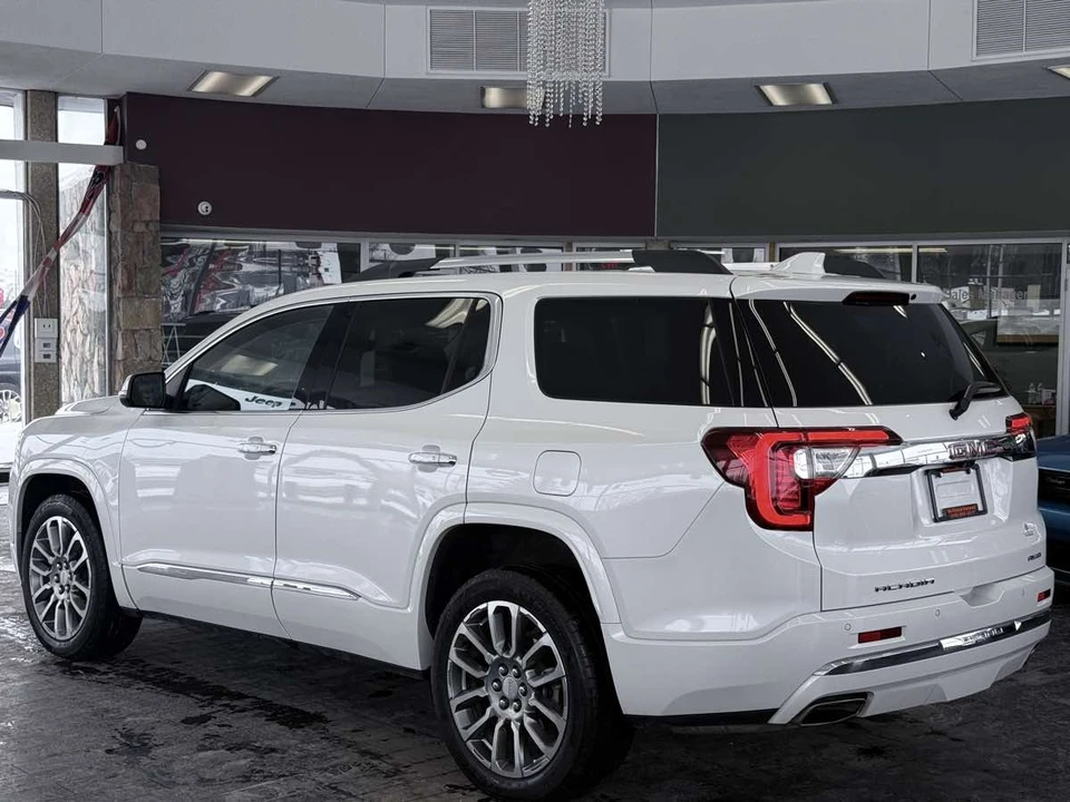2022 GMC Acadia - Image 9 of 21