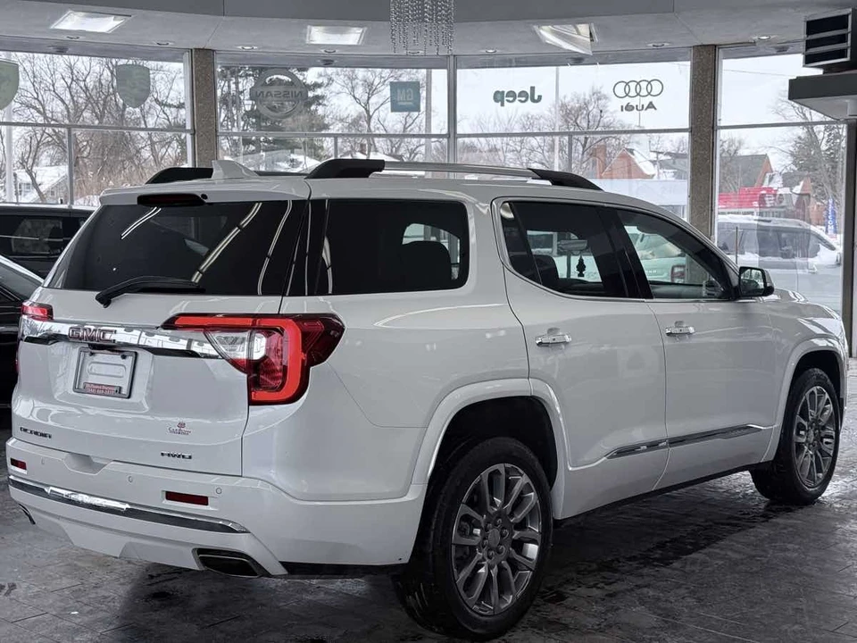 2022 GMC Acadia - Image 8 of 12